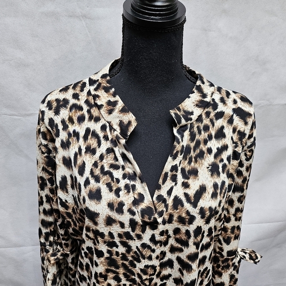 Lildy Split Sleeve Animal Print Pull Over Tunic 97% Polyester 3% Spandex Sz L/XL - Picture 2 of 10